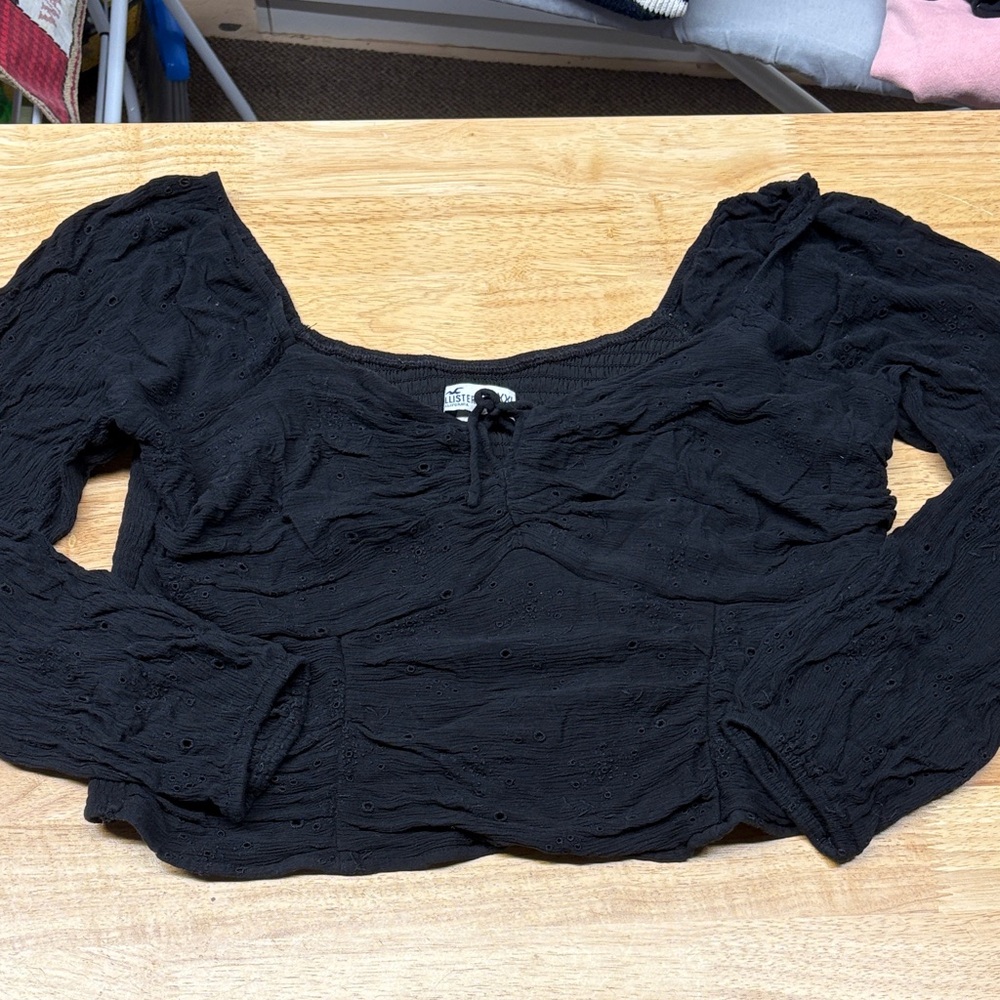Hollister Black Textured Cropped Women's Blouse